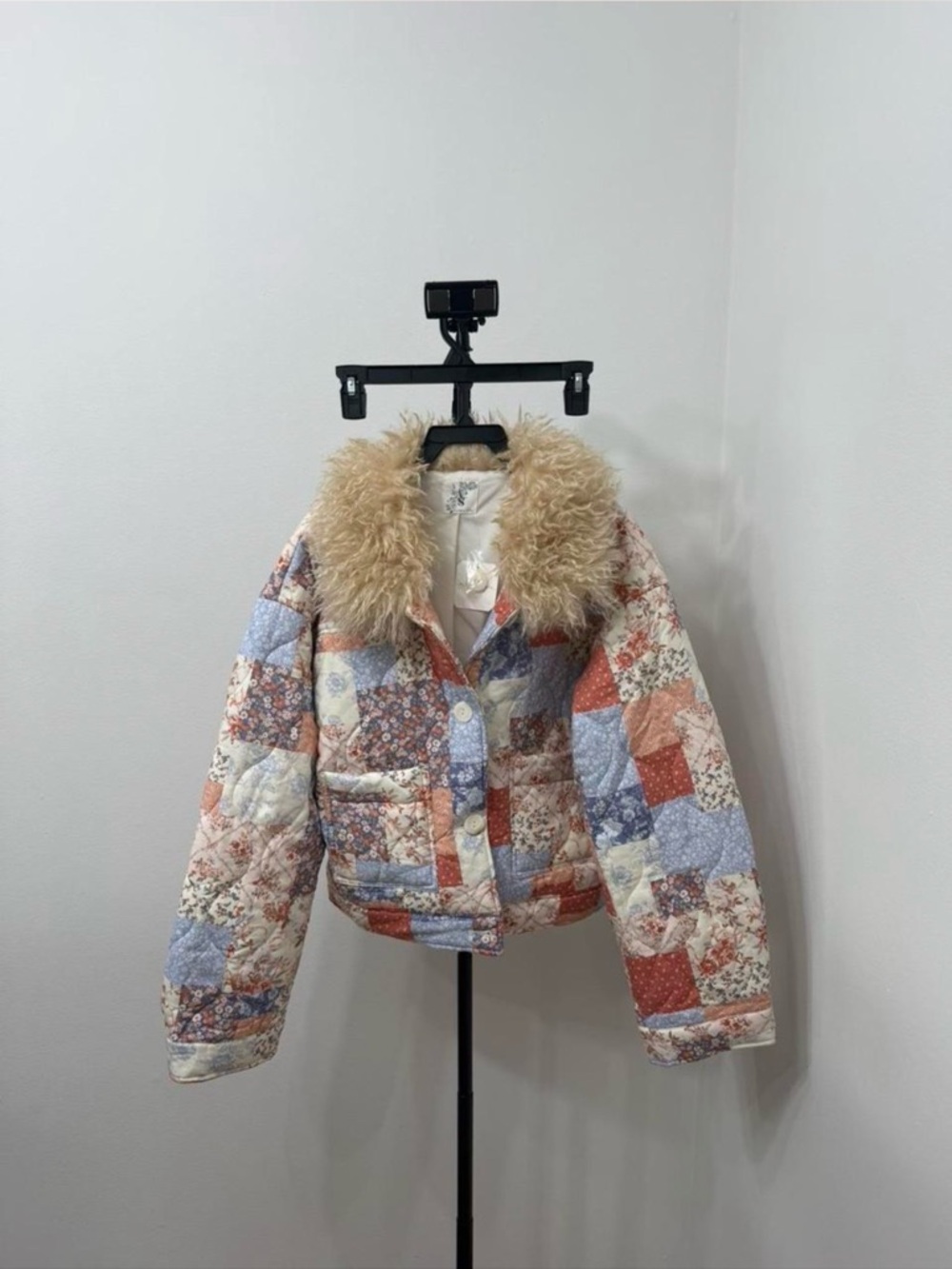 Floral Patchwork Quilted Jacket with Faux-Shearling Collar - Cream & Coral - Picture 5 of 6